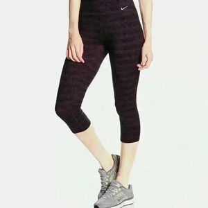 Nike • Women’s DRIFIT Legend Zig Dot Printed Capri’s • Size Medium